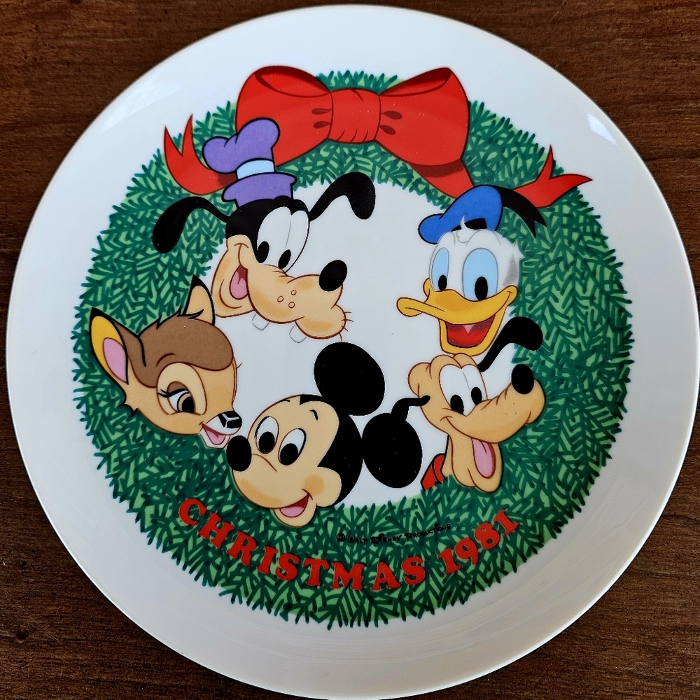 Disney Christmas 1981 Plate